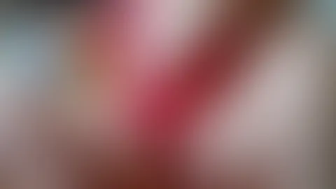 Rot, scharf und geil, für dich auf dem Bett.