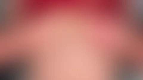 Wie wĂ€re es wenn du mir einen richtigen S*****z gibst und dann machen wir einen Tittenf**k? đ„”