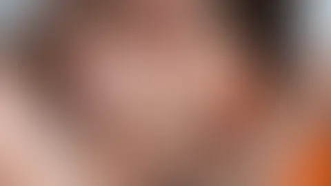 Der Dildo Steckt tief in beiden Löchern 🤤💦