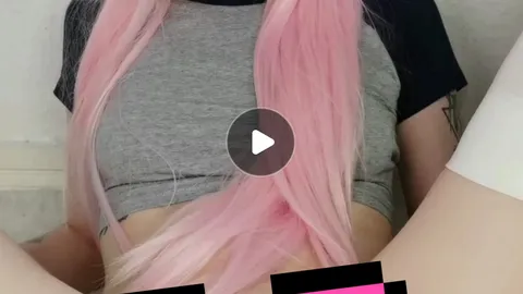Heiße E-girl P***y wird gefingert bis sie tropft.