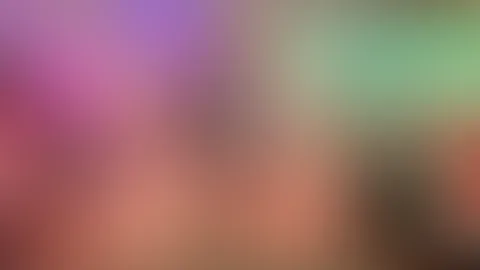Na gut, Tiny Emily und ich sind heute ziemlich geil! Hier hast du unsere P***ys 😜💦 bitte einmal lecken!