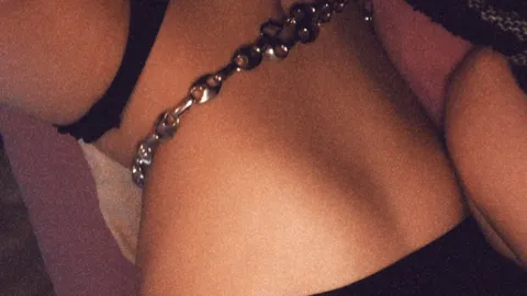Die versaute skinny Bitch
