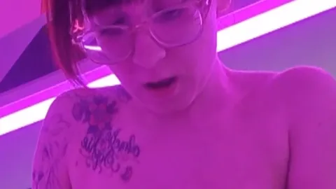 Ich mach es mir im Solarium selbst đ„”
