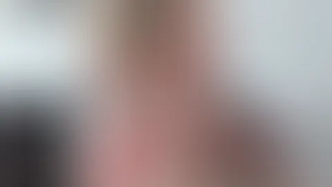 nimm mich doch direkt hier auf dem Esstisch😈