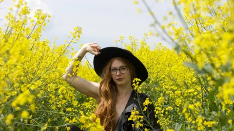 Leder im Rapsfeld 🌻