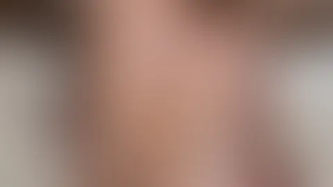 Ich liebe es, nackt zu schlafen… 😌 Nichts am Körper, nur ein weiches Laken, das sanft über die Haut streicht. Ein so schönes Gefühl von Freiheit und Entspannung 💕