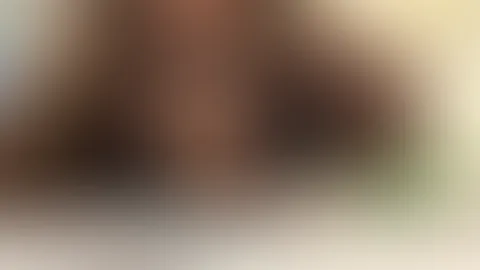 Wer mich schon länger kennt… weiß ganz genau, wo ich gerade bin 😉🤫 Früher bin ich hier ja auch oft live gegangen… und ich frag mich gerade ernsthaft… ob wir das nicht mal wiederholen sollten 😏🔥 S
