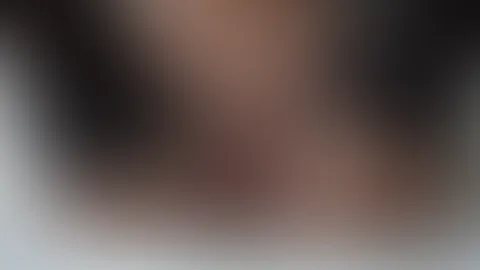 Masturbieren mit einem Dildo, du kannst meine Strumpfe sehen und wie meine M****i cremig wird...
