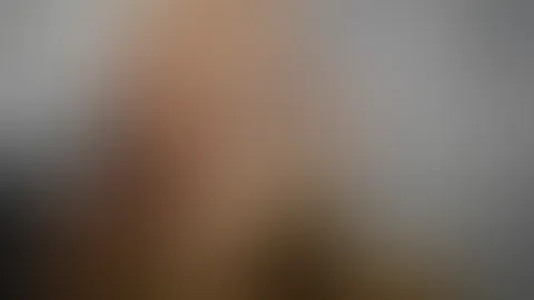 Er f**kte mich am Tisch und dann habe ich einen Facefuck bekommen