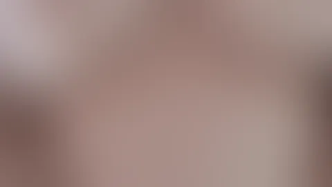 Ich habe für dich einen kleinen Shorty 😘 Du kannst sehen wie meine großen geilen Titten wackeln 🥵