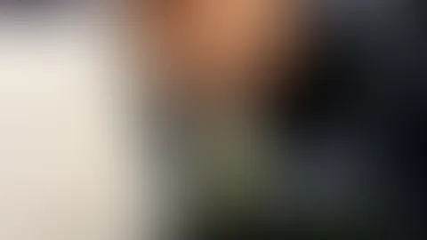 Magst du es, wenn die Natur einfach freien Lauf hat? Meine großen, hängenden Brüste brauchen heute keine Verpackung. 😉