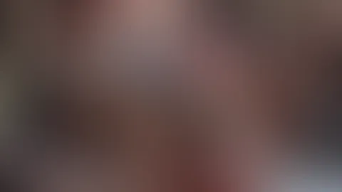 Ich f**ke mich mit einem großen Dildo