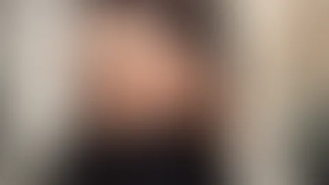Beim Arzt mal kurz das Top hochgerutscht solange ich warten musste😈🤤