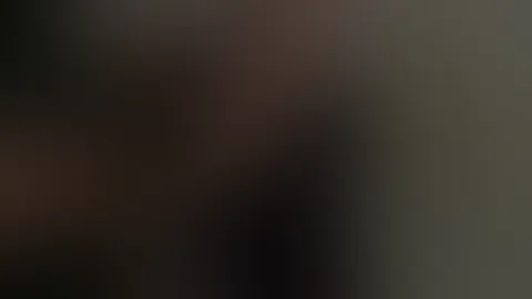 Ich wollte mir doch eigentlich einfach nur mal das Gebäude ansehen. Die ganze Nacht war ich unterwegs und jetzt suche ich doch einfach nur einen Platz um mich ein bisschen zu entspannen. Doch dummerwe