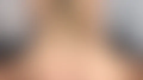 Ich reite den Dildo richtig genüsslich ab, bis ich ihn mir schließlich bis zum Orgasmus immer wieder fest in die P***y schiebe! Das Video kommt morgen für dich online! 😁💋