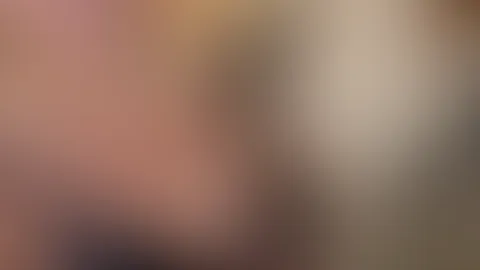 Kleines süsses Video mit der hübschen Vivien beim Fotoshooting am Futtertisch, war wie immer sehr geil!