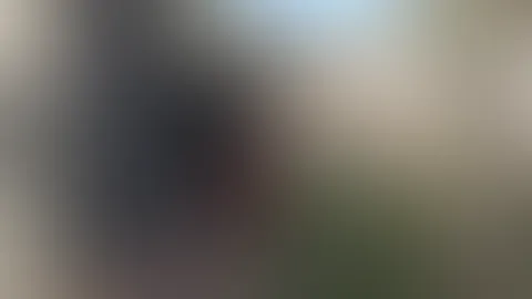 Public gesp**st mit RosellaExtrem Meine liebe Freundin Rosella war zu Besuch bei mir auf Mallorca und natürlich haben wir jede Menge heißer und feuchter Natursekt Filmchen für euch gedreht. Los geht