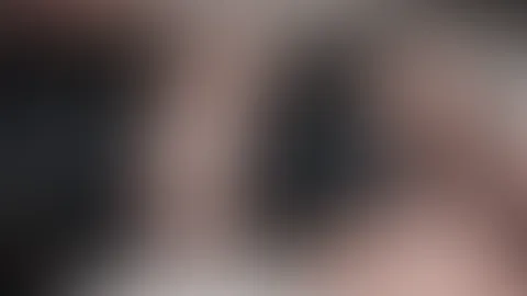 😈
