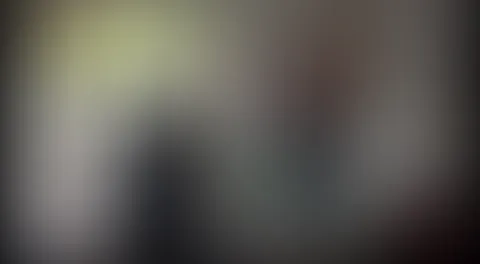 Geiles Handwerk! Ich nehme dich mit zum Schrauben. Danach werde ich durch gehämmert.