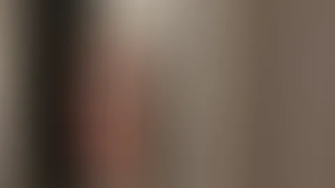 hab grad einfach kurz in den spiegel geschaut… und dachte, ich schick dir das 🙈 so ganz entspannt zuhause, aber irgendwie trotzdem bisschen cute würdest du mich so morgens bei dir behalten? 😌💋