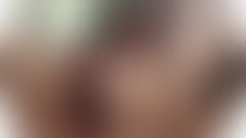 Beim Sexchat mit einem USER sind wir beide richtig geil gekommen. Ich habe nen fetten Dildo drinnen plus 2 Dildos (Toys habe ich mir a die F***e und an die Glit gehalten. Das gemeine war ich habe dabe