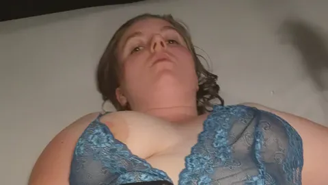 Blowjob und gespreizt :)