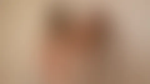Die Nackt-Malerinnen! Wie soll man da bitte renovieren??