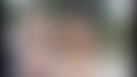 Wieder lässt mein Herr uns zusammen Sport machen. Doch diesmal treten NovaNilla und ich gegen einander an. Wer ist wohl die Sportlichere?