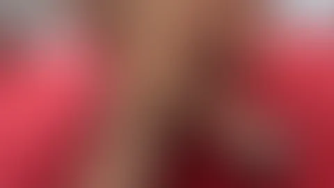 „Wer mag elegante Füße in High Heels genauso sehr wie ich? 👠✨ Schreib es in die Kommentare. 😉