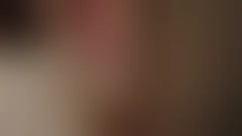 Nasse P***y glänzt 💦👅