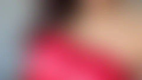 Leder lässt meine Kurven besonders gut zur Geltung kommen , gefällt es dir 😈