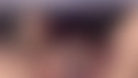 Babe heute muss der Dildo dran glauben. Schau zu wie ich es mir auf der Couch besorge