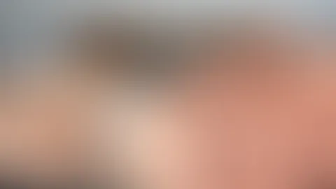 Hast du Lust ein bisschen an meinen Nippeln zu knabbern? 🫦