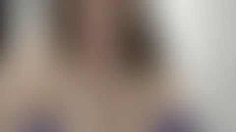 Soll ich für dich strippen? 😮💨 Gaanz langsam würde ich den BH für dich ausziehen 😏