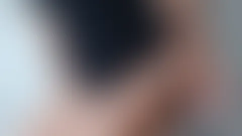 Ich bräuchte einen geschickten Trainer, der mich ein bisschen dehnt und mir zeigt, wie man richtig trainiert. Kennst du vielleicht jemanden? Hoffentlich schauen beim Training nicht plötzlich meine Brü