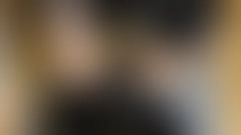 Traust du dich mich komplett auszuziehen ? 🖤