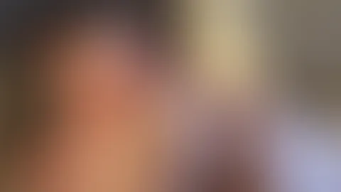 Ein kleiner Hauch von Rot für die Seele (und den Feed 😉). Wenn der Tag grau ist, bringt ein bisschen Spitze genau die richtige Dosis Farbe rein. Süß wie Kirschen, aber garantiert mit etwas Schärfe. W