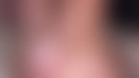 Ich sitze brav für dich und am liebsten würde ich gerne gefesselt werden