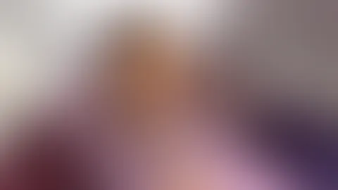 Bitte f**k meine duftende „Guten-Morgen-F***e“ !! Ich liebe den Duft meiner Morgen F***e. Warm und feucht schlägt mir der süßliche Geruch jeden Morgen entgegen und jedes Mal bekomme ich schon früh am