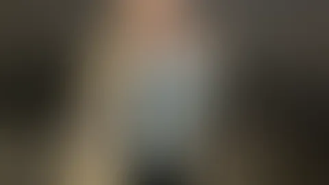 Noch ein kurzer Blick… bevor es für mich zum Sport geht. 😏Ein bisschen Bewegung, ein bisschen Schwitzen und danach fühlt sich alles noch besser an. 🔥Wer würde mich heute ins Gym begleiten? 💋