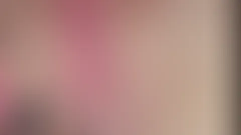 Ein heißes Video von meinem Urlaub 😈 ...schon am Pool hatte ich eine ganz feuchte P***y 🤭 es fiel mir wirklich schwer, meine F****r nicht im Bikinihöschen verschwinden zu lassen 🥵 kaum im Hotelzimm