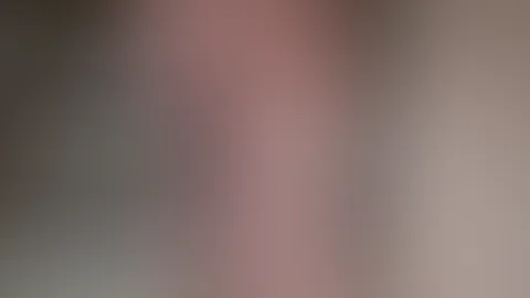 Diesmal habe ich die Heckansicht für dich 😅 Ich war nackt im Treppenhaus und habe diesen heißen Moment für dich eingefangen bei dem du freie Sicht auf meinen prallen A***h und meine P***y hast 🔥  Je