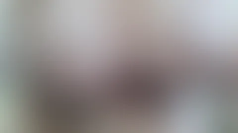 Dicke Titten mit Kette