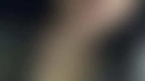 Eine leichte Spannung liegt in der Luft, ein halbes LĂ€cheln umspielt meine Lippen, und in meinen Gedanken... zu viel Versuchung đ Manchmal entsteht das Verlangen ganz leise... aber es ĂŒbernimmt völli