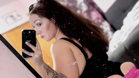 Hast du nicht Lust, mit mir ins Bett zu kommen? 🌶️🍒