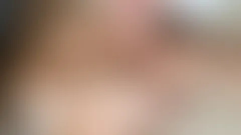 Ich liege gerade eben noch nackt im Bett und möchte dir mit diesem Video deinen Tag schonmal versüßen. Ich streichle mir langsam über den Körper, bis ich bei meiner P***y bin und meine Beine für dich
