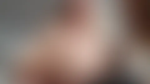 spritz mir auf meine geilen F**ktitten