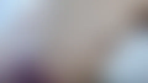 Sexy Schulmädchen besorgt es sich selbst