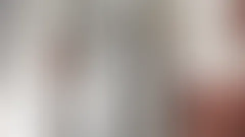 B****n bei offenem Fenster! Hat man mich gesehen? Ich wurde jetzt schon ganz oft gefragt, wie ich denn Blase. Um das ein für alle Mal zu klären *FG* habe ich meinen Saugnapf-Dildo an die Scheibe gema