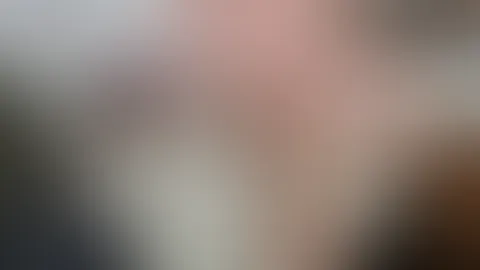 Den Nachmittag auf der Couch nur im Morgenmantel und nichts darunter....